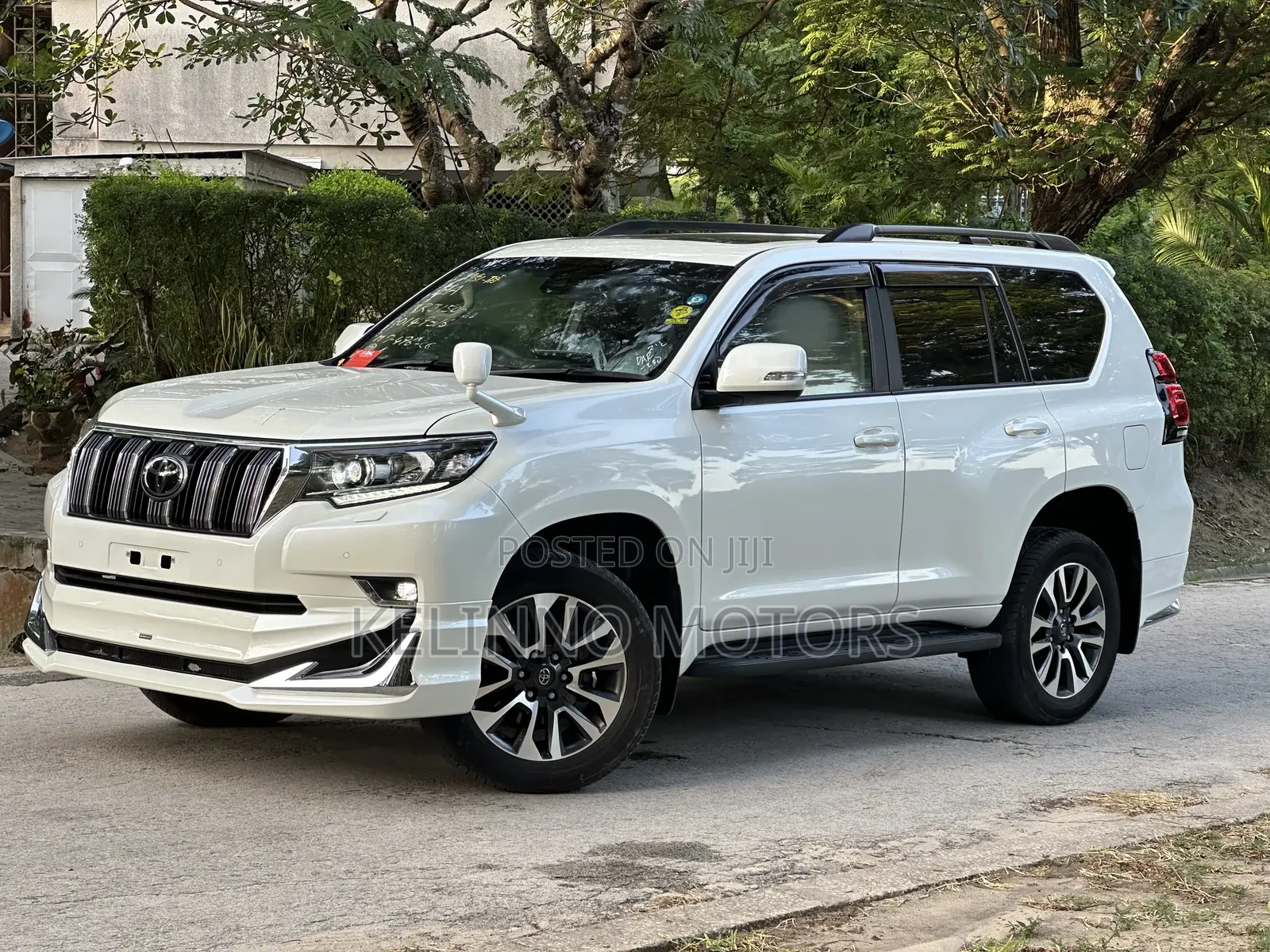 Toyota Land Cruiser Prado 2023 White
