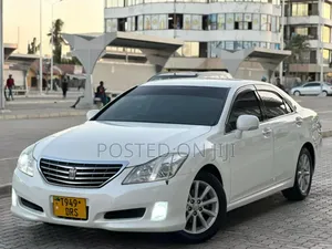 Toyota Crown 2009 White