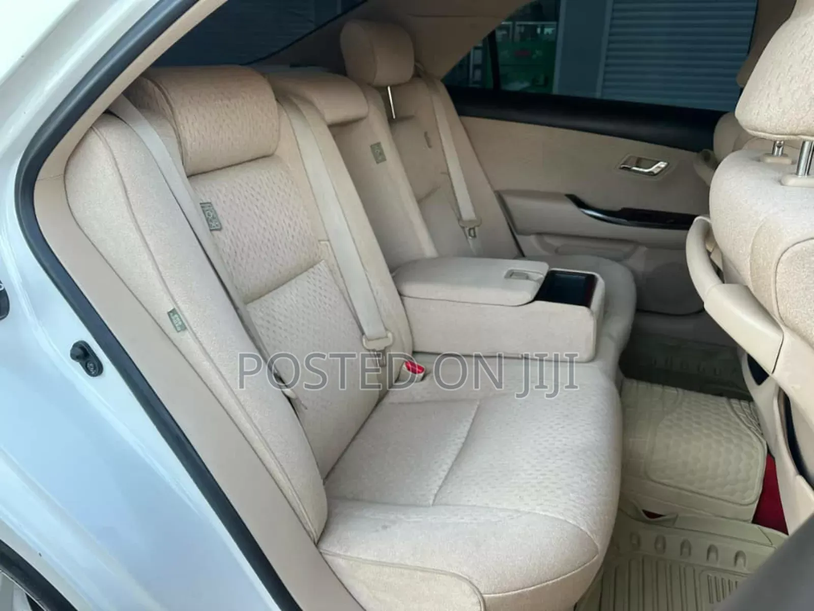 Toyota Crown 2009 White