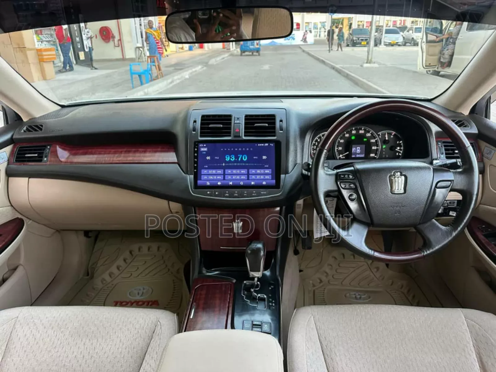 Toyota Crown 2009 White