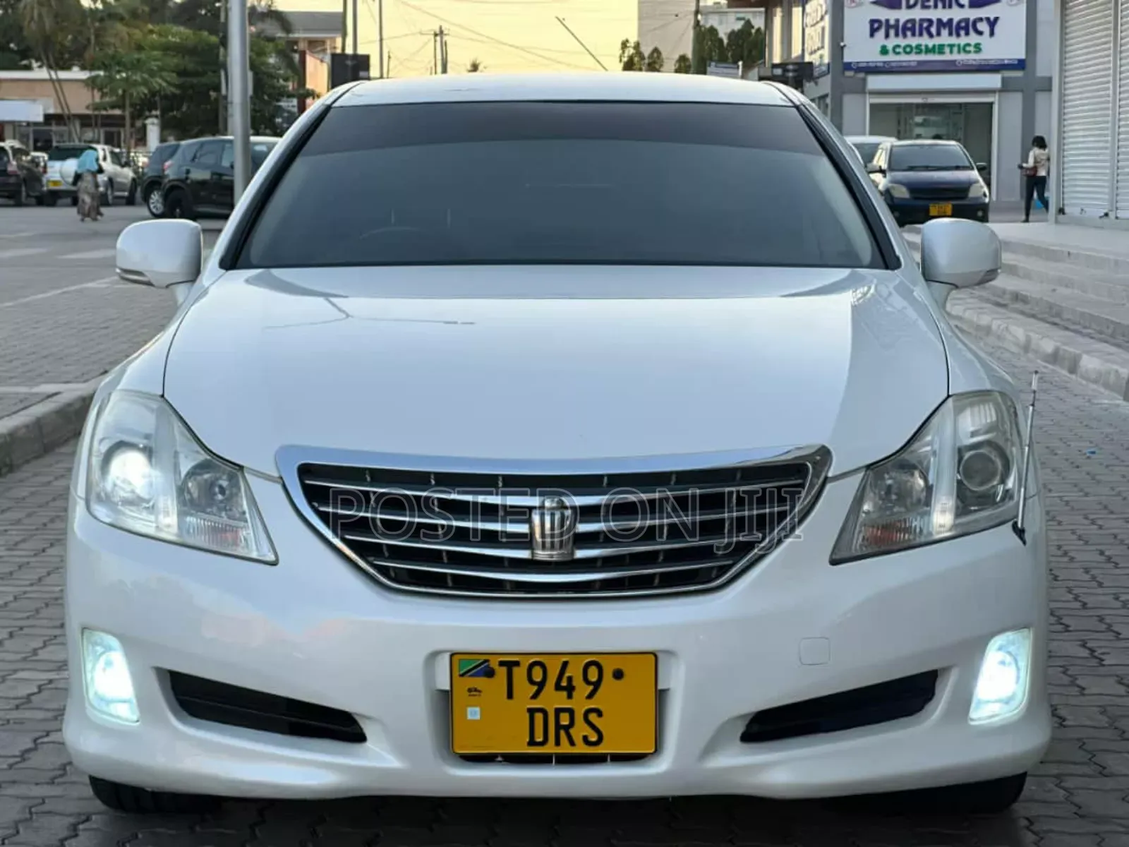 Toyota Crown 2009 White