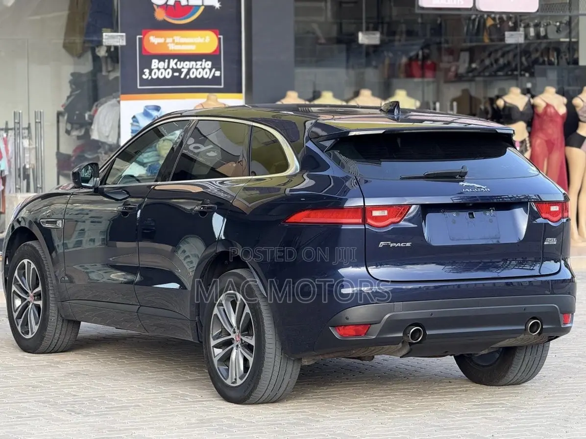 Jaguar F-Pace 2017 Blue