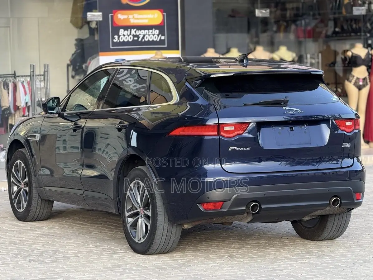 Jaguar F-Pace 2017 Blue