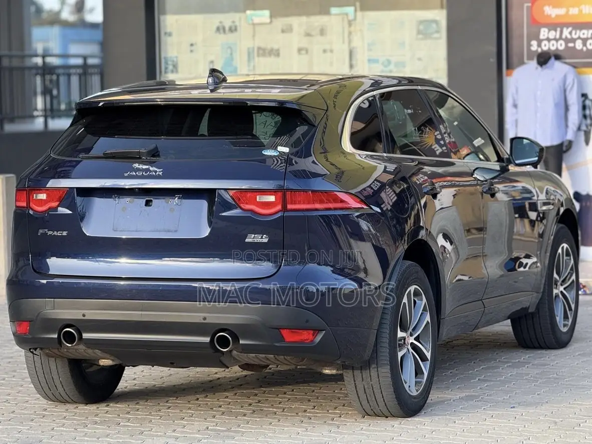 Jaguar F-Pace 2017 Blue