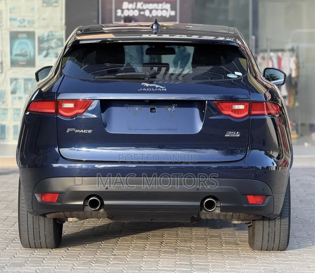 Jaguar F-Pace 2017 Blue