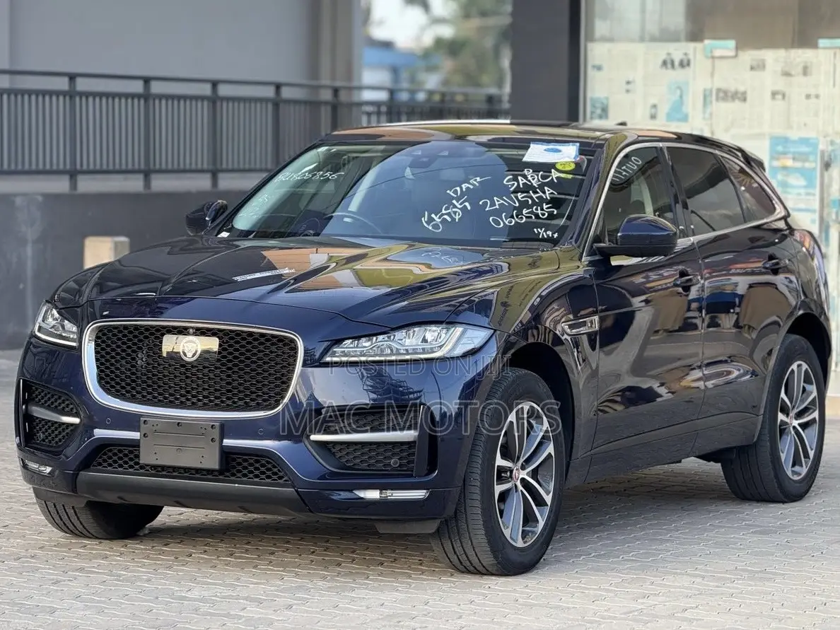 Jaguar F-Pace 2017 Blue