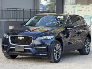 Jaguar F-Pace 2017 Blue