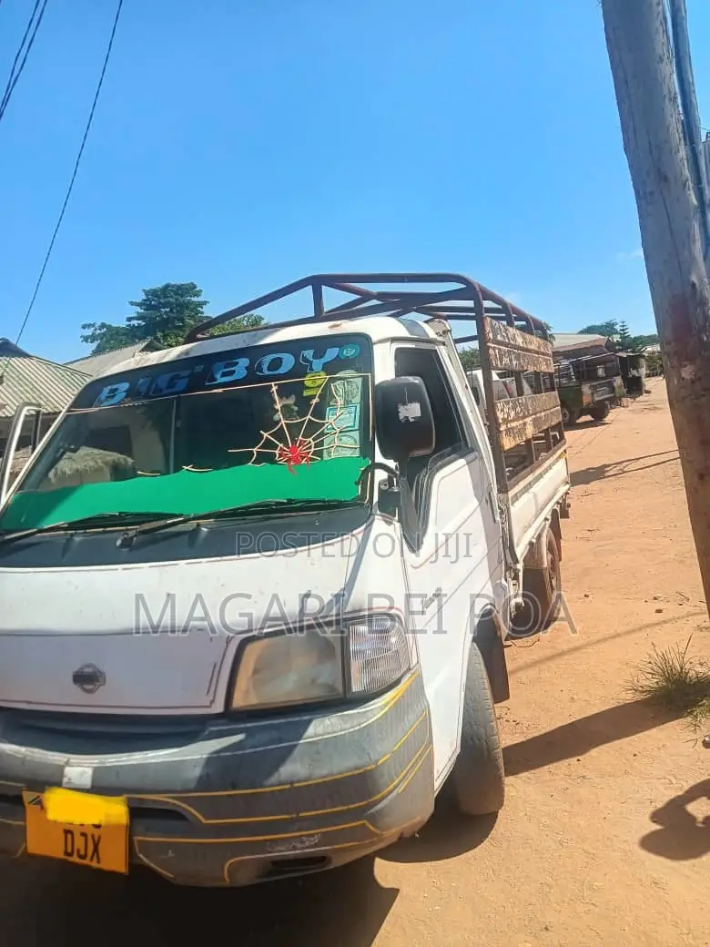 Nissan Gari Ya Mzigo Nzutii