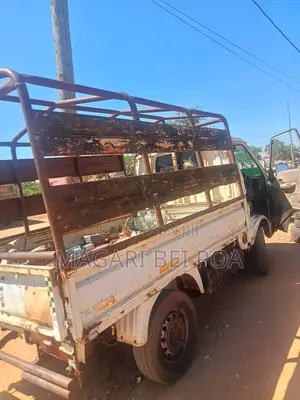 Nissan Gari Ya Mzigo Nzutii
