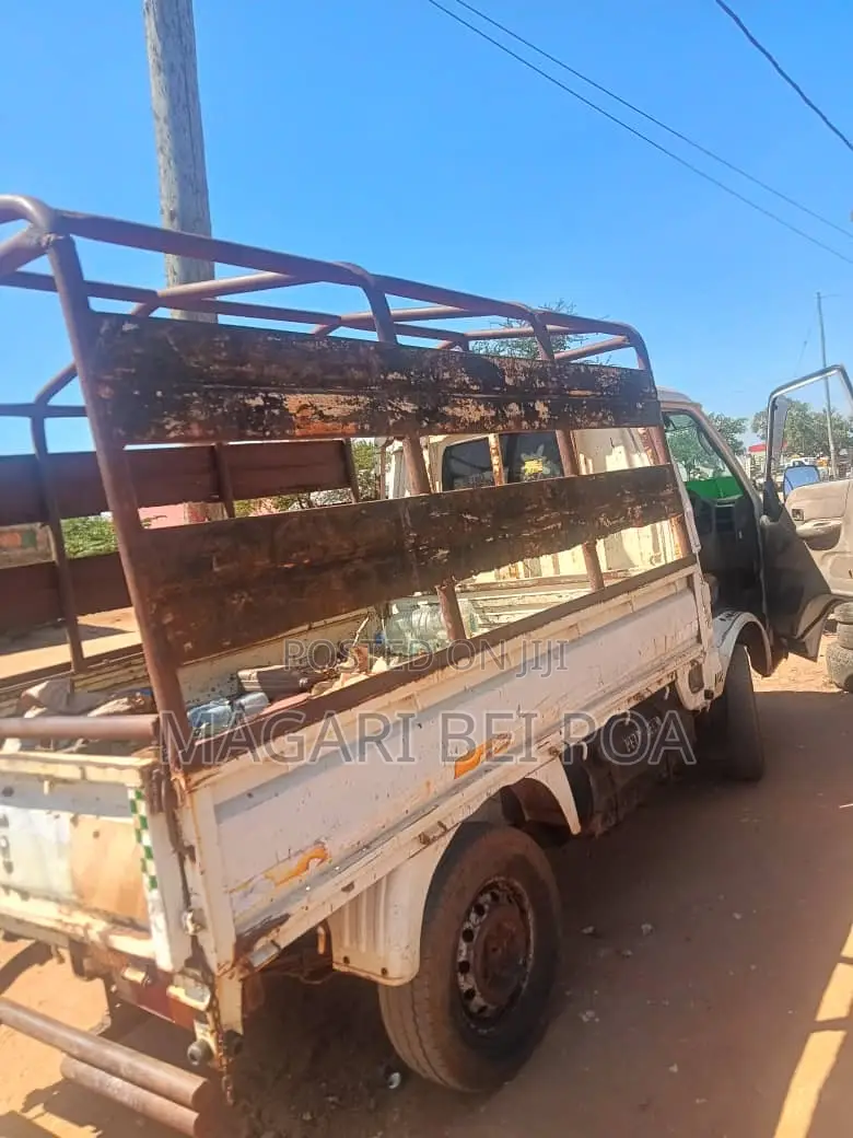 Nissan Gari Ya Mzigo Nzutii