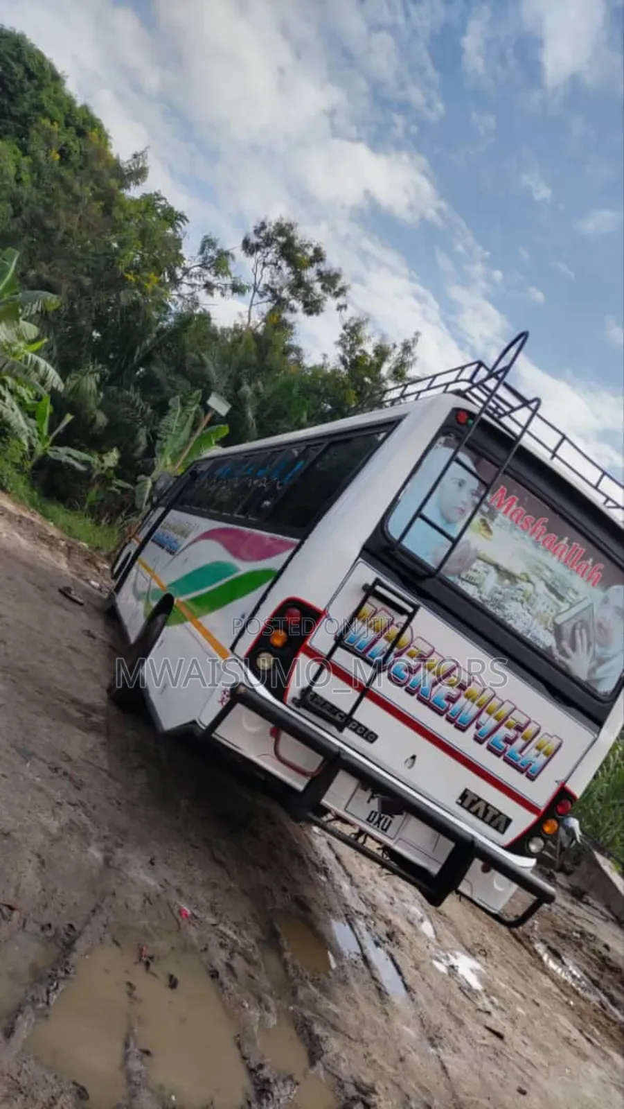 Tata Starbus Ultra Skool 2021 White