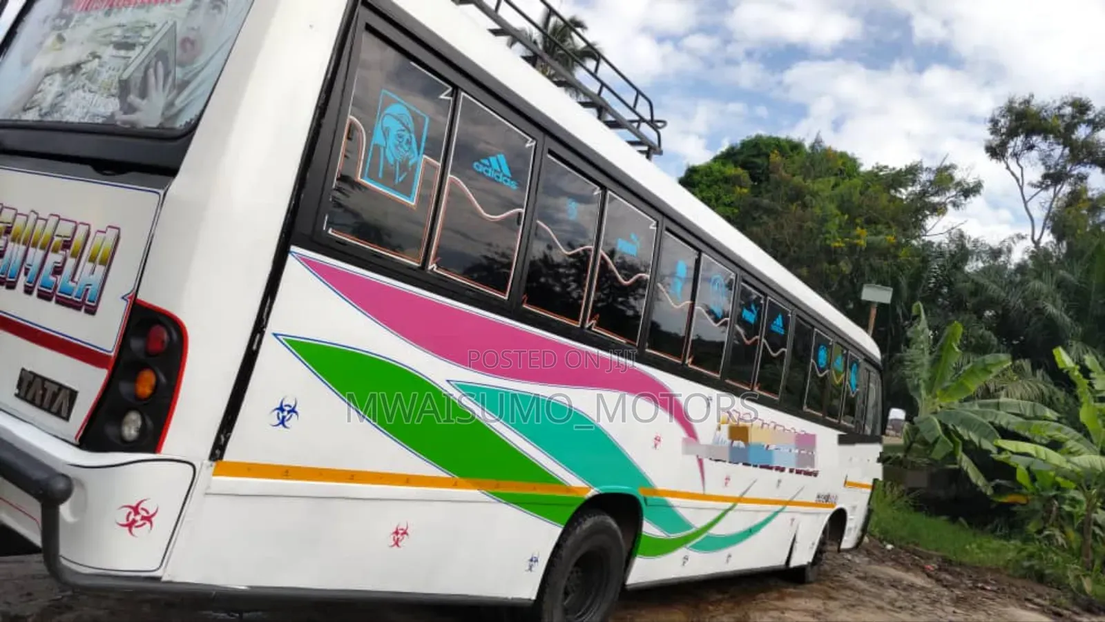 Tata Starbus Ultra Skool 2021 White