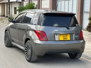 Toyota IST 2007 Gray