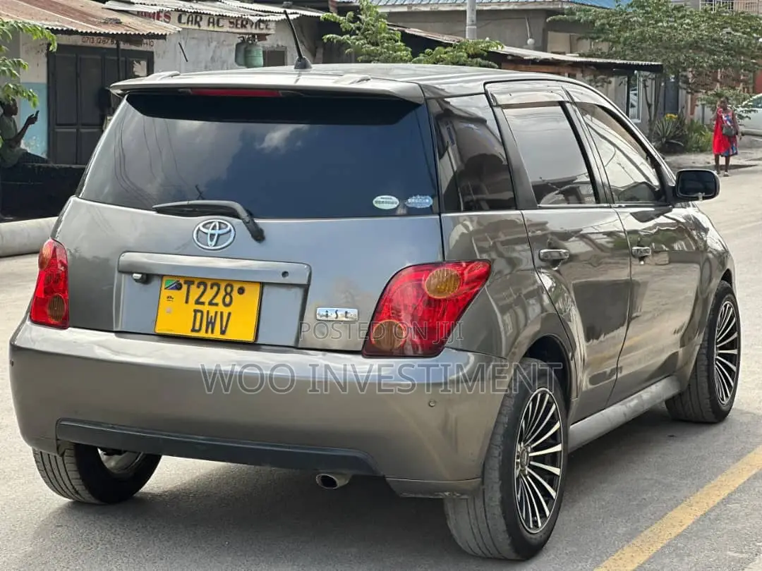 Toyota IST 2007 Gray
