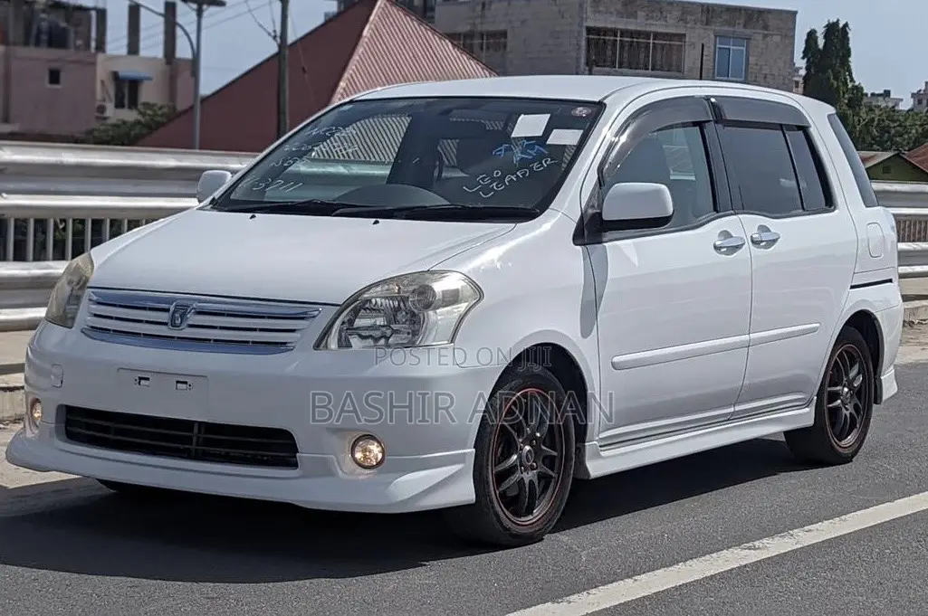 Toyota Raum 1.5 FWD 2003 White