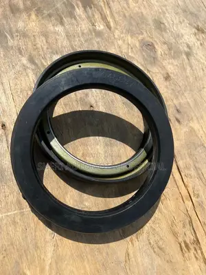 Rear Oil Seal for Yutong 6125 Bus