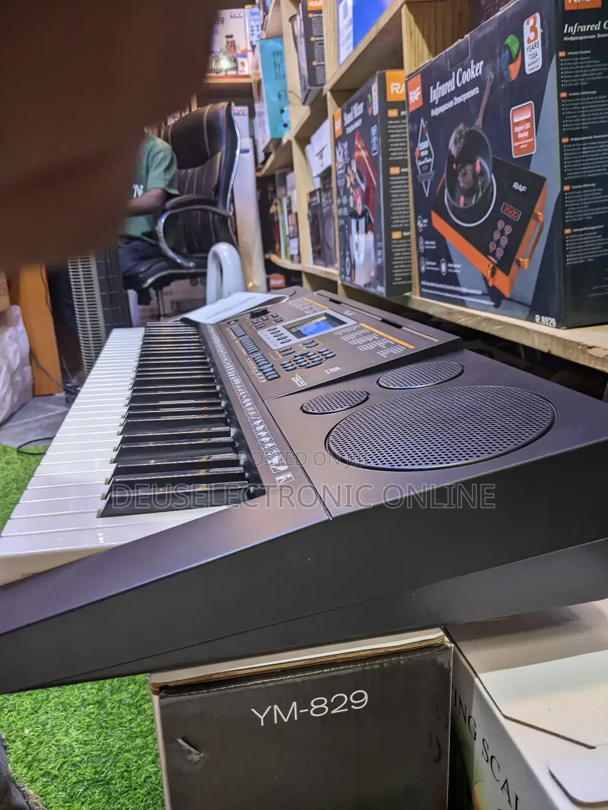 Electric Keyboard Yongmei 829