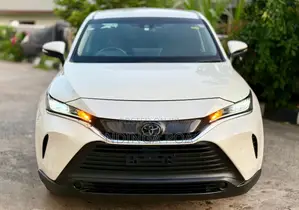 Toyota Harrier 2.0 4WD 2021 White