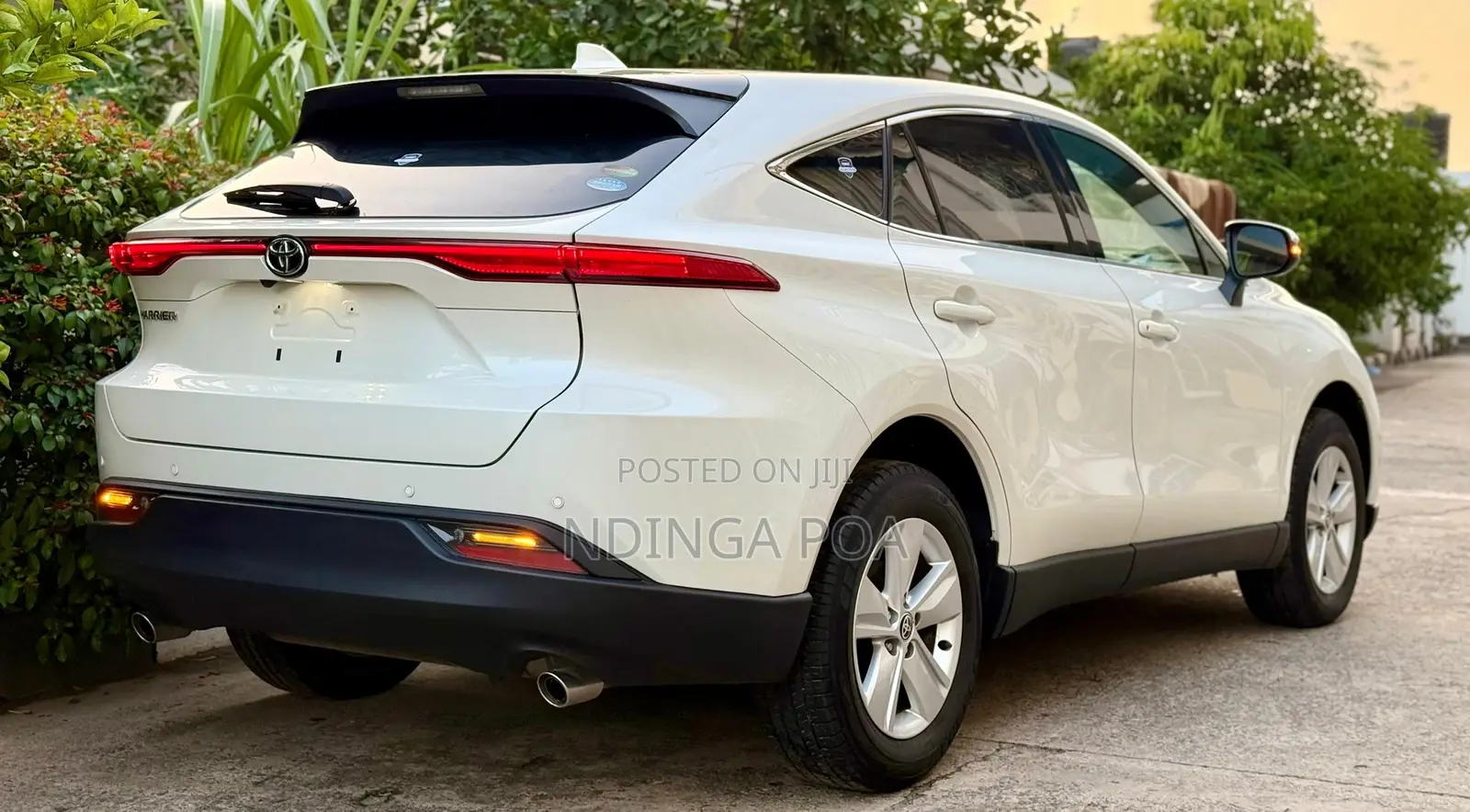 Toyota Harrier 2.0 4WD 2021 White