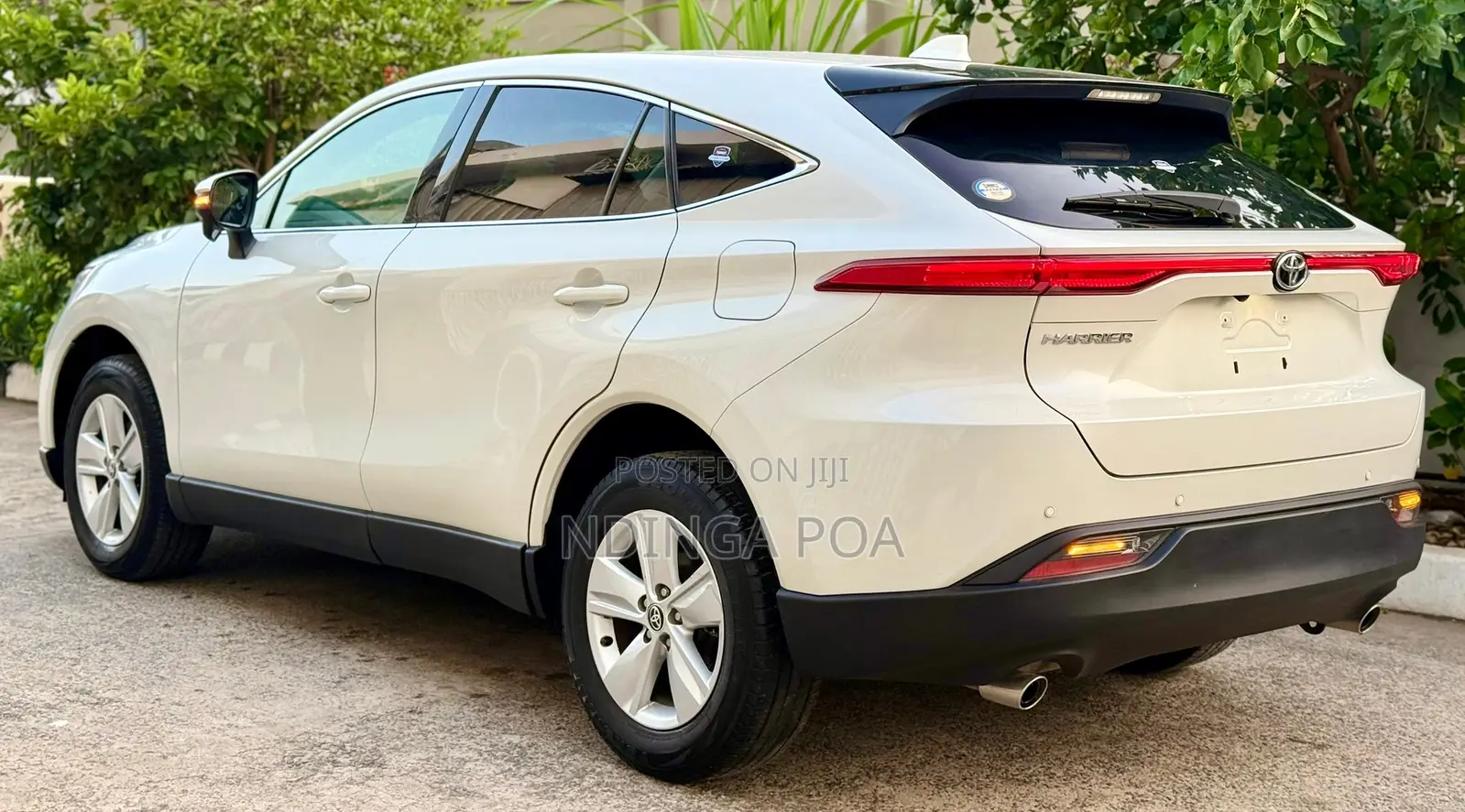 Toyota Harrier 2.0 4WD 2021 White