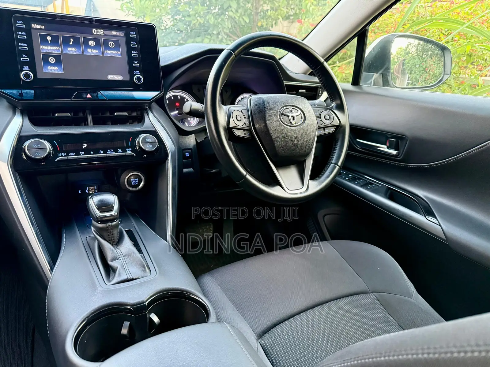 Toyota Harrier 2.0 4WD 2021 White
