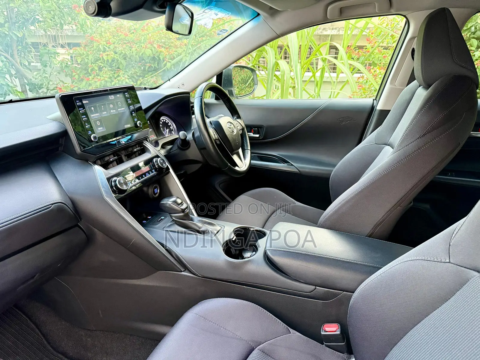 Toyota Harrier 2.0 4WD 2021 White