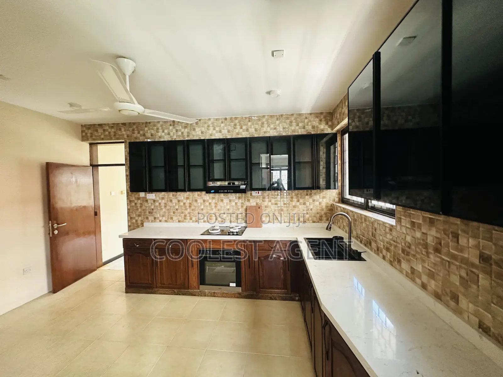 5bdrm Duplex in Msasani, Kinondoni for rent