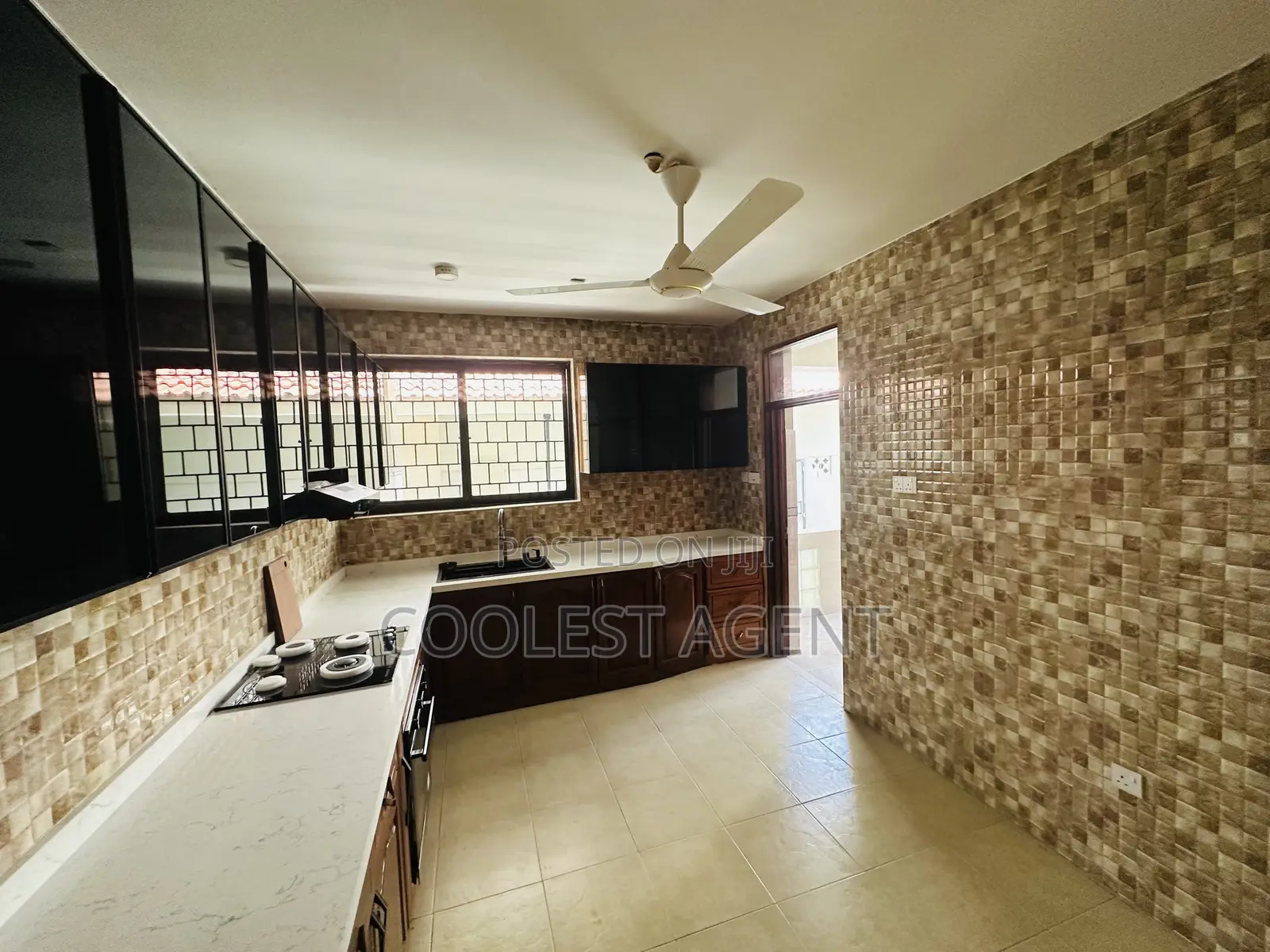 5bdrm Duplex in Msasani, Kinondoni for rent