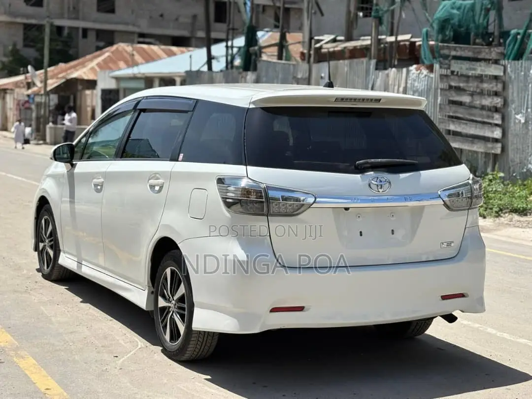 Toyota Wish 2012 White
