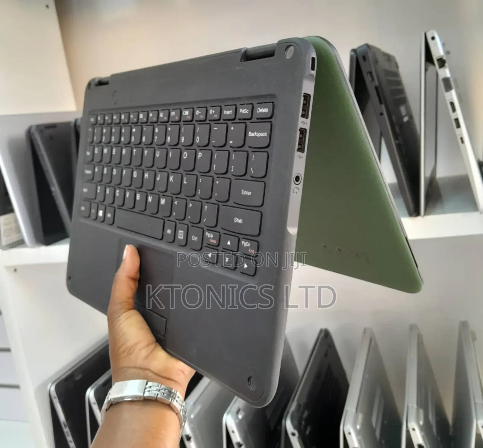 Laptop Lenovo 300e 4GB Intel Core I5 SSD 160GB