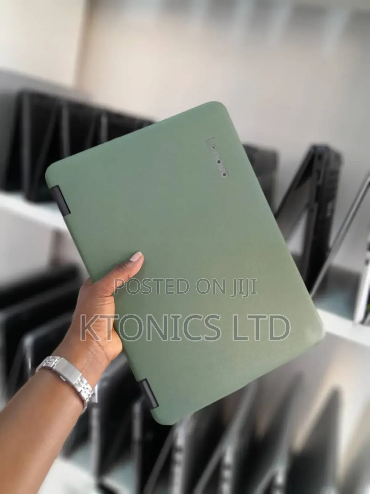 Laptop Lenovo 300e 4GB Intel Core I5 SSD 160GB