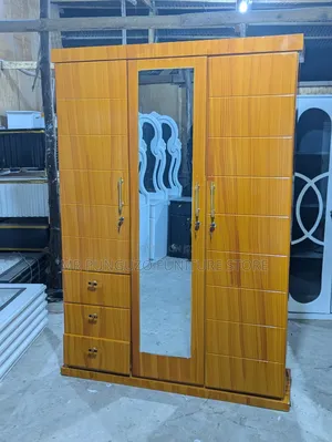 Kabati Milango Mitatu Classic Sana Rangi Ya Mbao