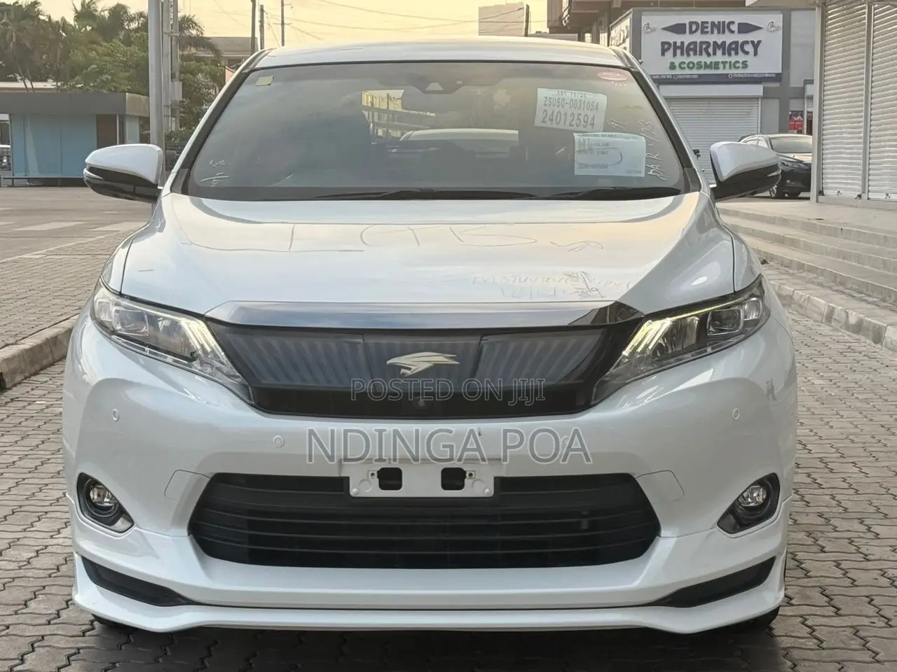Toyota Harrier 2.0 4WD 2014 White