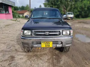 Photo - Toyota Hilux 2000 Blue
