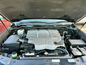 Toyota Land Cruiser 4.6 V8 ZX 2017 Black