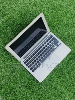 Laptop Apple MacBook Air 2GB Intel Core 2 Duo SSD 128GB