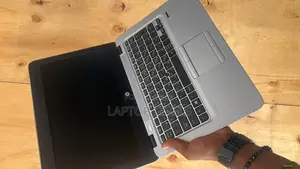 Laptop HP EliteBook 820 G3 4GB Intel Core I3 HDD 500GB