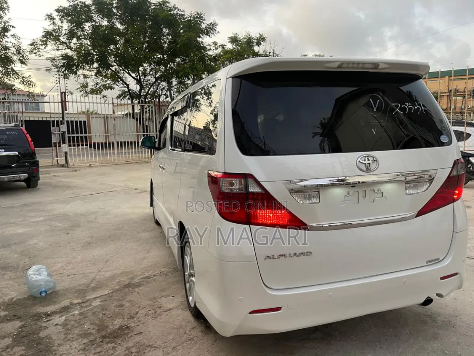 Toyota Alphard 2010 White
