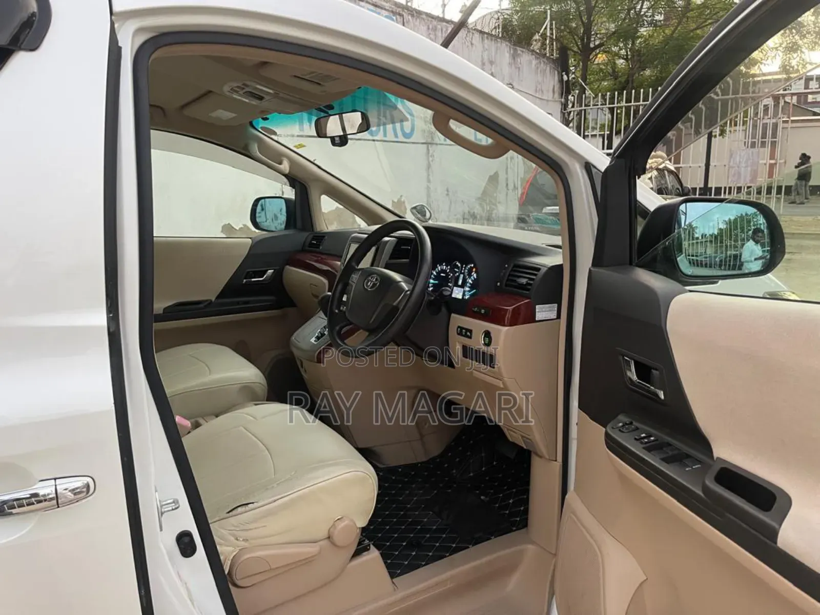 Toyota Alphard 2010 White
