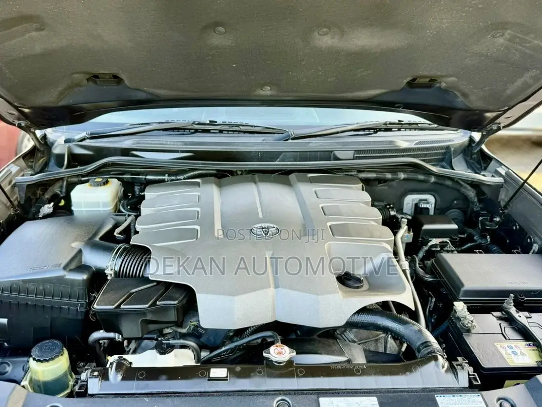 Toyota Land Cruiser 4.6 V8 ZX 2017 Black
