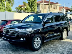 Toyota Land Cruiser 4.6 V8 ZX 2017 Black