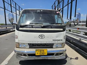 Photo - Toyota Toyoace Petrol.Engine 3y Bei 29m