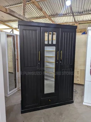 Kabati Milango Mitatu Classic Sana