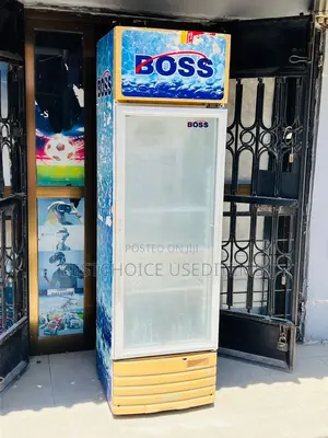Boss Display Fridge Lita 200L Clean Sanaaaa