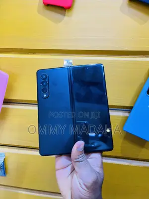 Photo - Samsung Galaxy Z Fold3 5G 512 GB Black