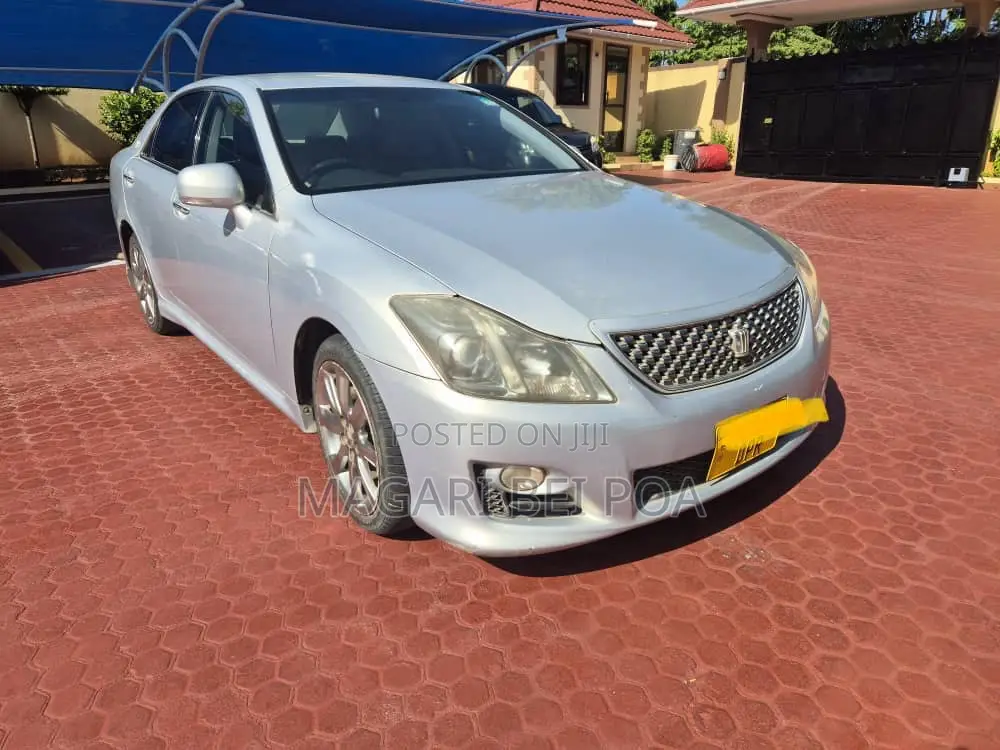 Toyota Crown 2009 Silver