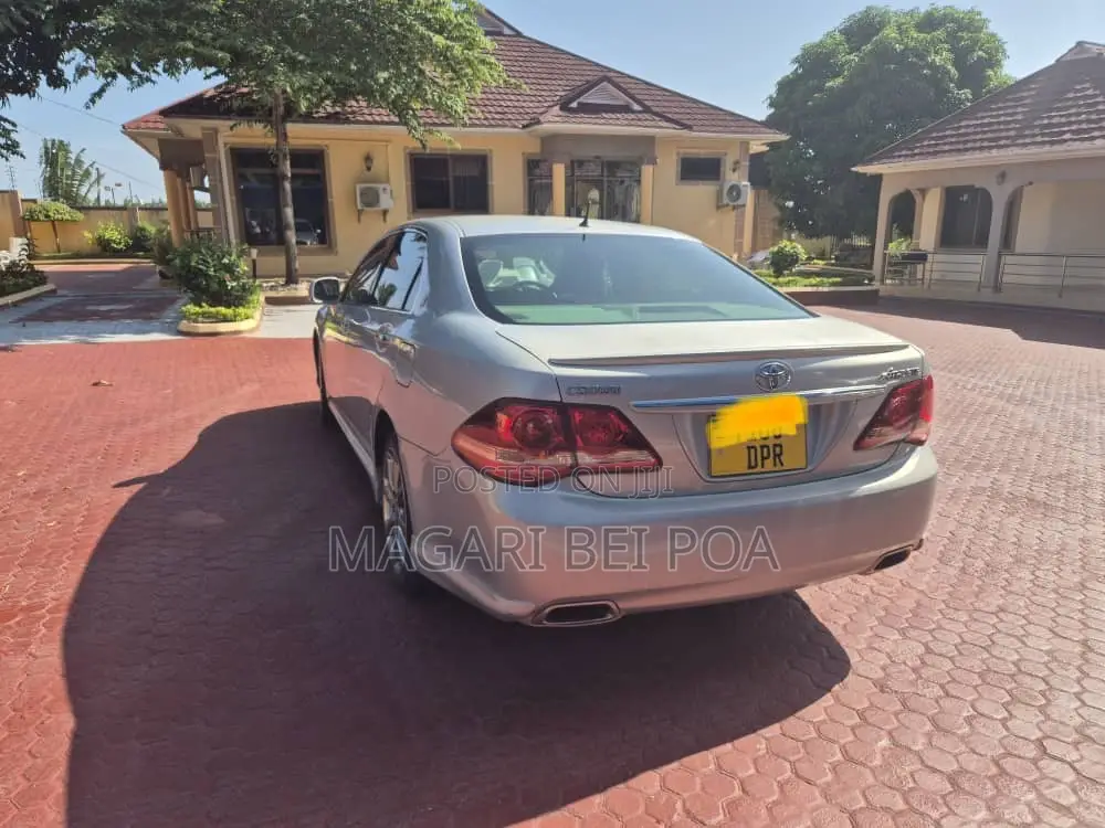 Toyota Crown 2009 Silver
