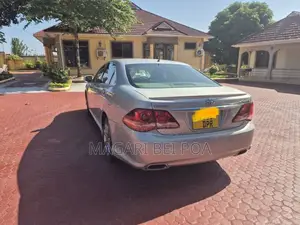 Toyota Crown 2009 Silver