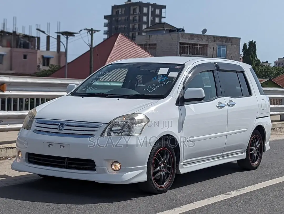 Toyota Raum 2003 White