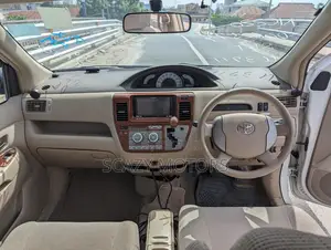 Toyota Raum 2003 White